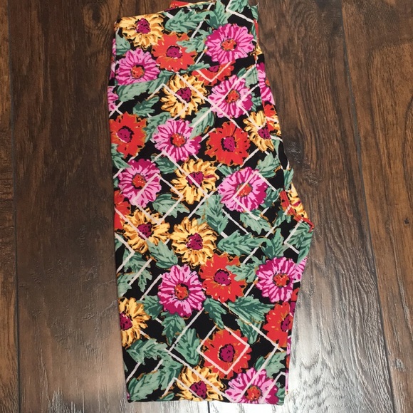 LuLaRoe One Size Leggings - Picture 1 of 2